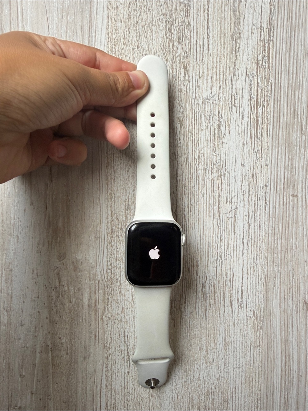 Apple Watch with White Sport Band and Lavender Charging Holder - Picture 7 of 7